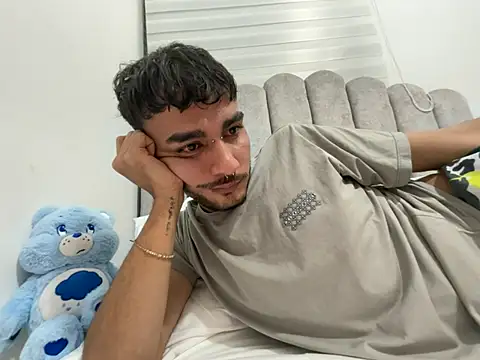 Velvet man online show from 28, 3, 2026