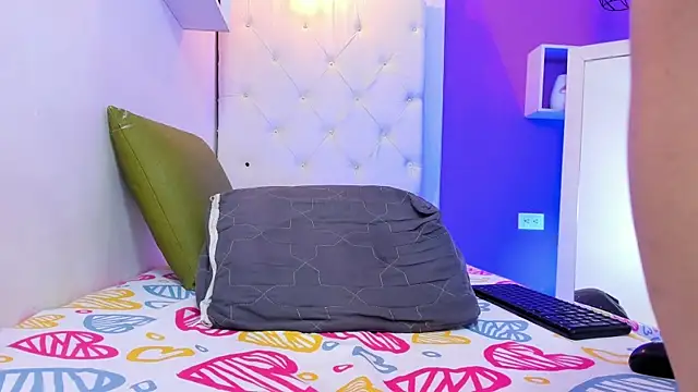 Curly temptation online show from 26, 3, 2026