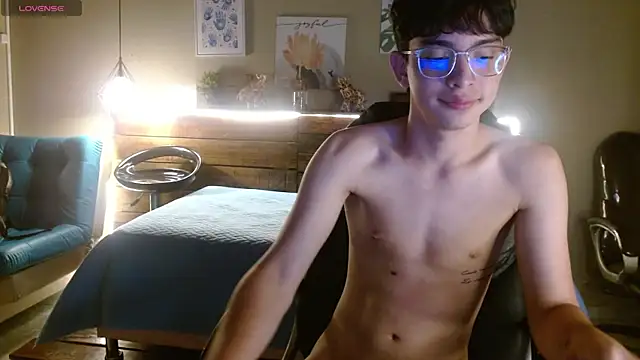 SantiTwinkyy online show from 4, 4, 2026