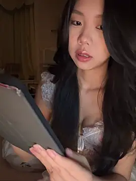 Snapshot of jolie_33 chatting on 3, 5, 2026 jolie 33 online show from 3, 5, 2026