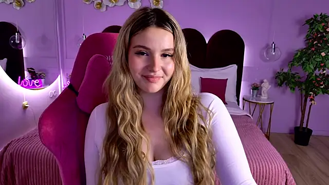 CharlotteAtwoood online show from 18, 5, 2026