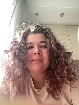 curly elise online show from 20, 4, 2026