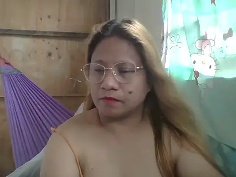 Snapshot of PinayChristine chatting on 2, 6, 2026 PinayChristine online show from 2, 6, 2026