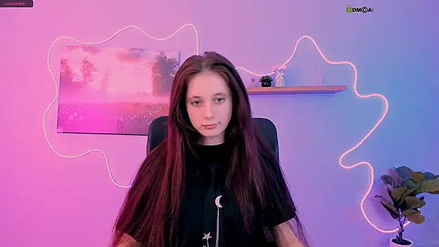 nami glow online show from 18, 4, 2026