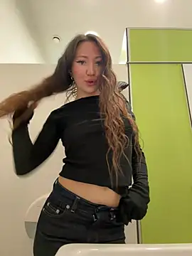 Snapshot of SaintSquirt chatting on 23, 4, 2026 SaintSquirt online show from 23, 4, 2026