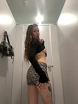 Snapshot of SaintSquirt chatting on 13, 5, 2026 SaintSquirt online show from 13, 5, 2026