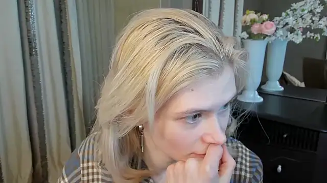 Snapshot of CarleySuski chatting on 24, 3, 2026 CarleySuski online show from 24, 3, 2026