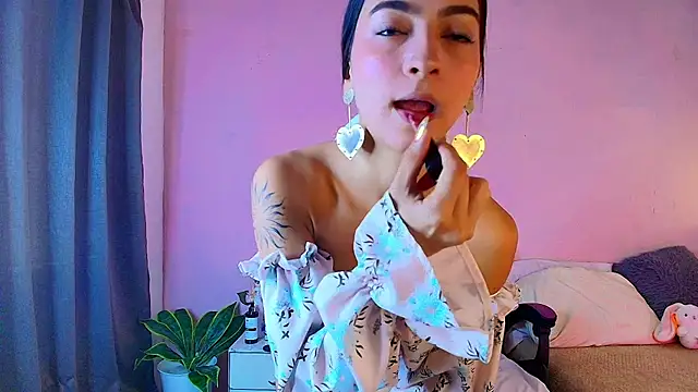 Snapshot of Daphne_Rosse chatting on 14, 5, 2026 Daphne Rosse online show from 14, 5, 2026
