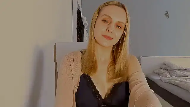 CutieLaura online show from 9, 4, 2026