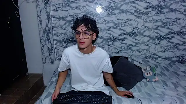 Snapshot of escanor_ar chatting on 4, 4, 2026 escanor ar online show from 4, 4, 2026