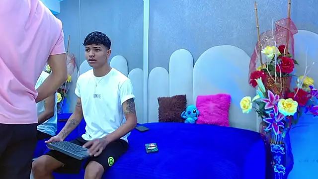 party duo playboy online show from 24, 5, 2026