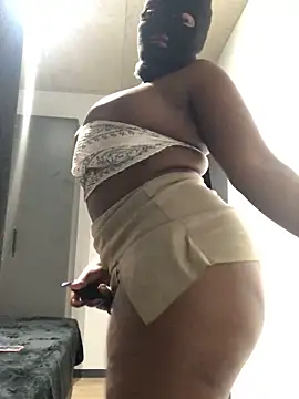 Snapshot of HornyMysteryx chatting on 4, 5, 2026 HornyMysteryx online show from 4, 5, 2026