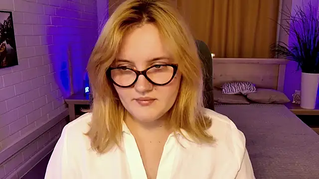 KathyBriggs online show from 17, 7, 2026