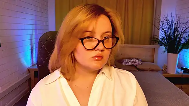 KathyBriggs online show from 18, 7, 2026