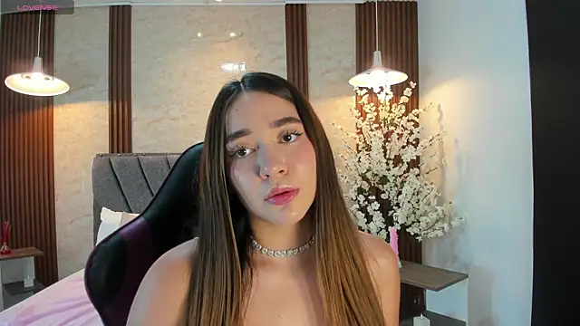 Snapshot of Anissa_m_ chatting on 9, 4, 2026 Anissa m online show from 9, 4, 2026