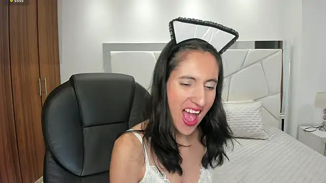 Snapshot of Shary_leon chatting on 7, 6, 2026 Shary leon online show from 7, 6, 2026