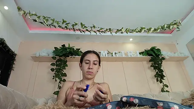 Snapshot of alix_rada chatting on 3, 6, 2026 alix rada online show from 3, 6, 2026