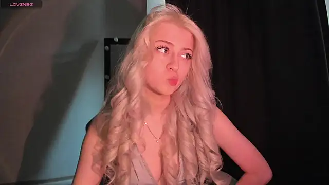 Snapshot of SandraSss chatting on 1, 4, 2026 SandraSss online show from 1, 4, 2026