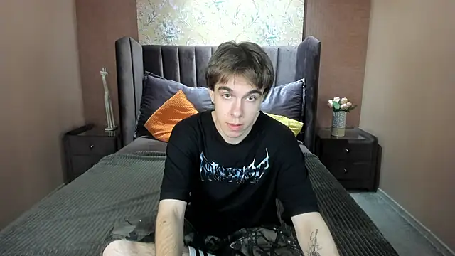 Snapshot of DaveBevy chatting on 19, 6, 2026 DaveBevy online show from 19, 6, 2026