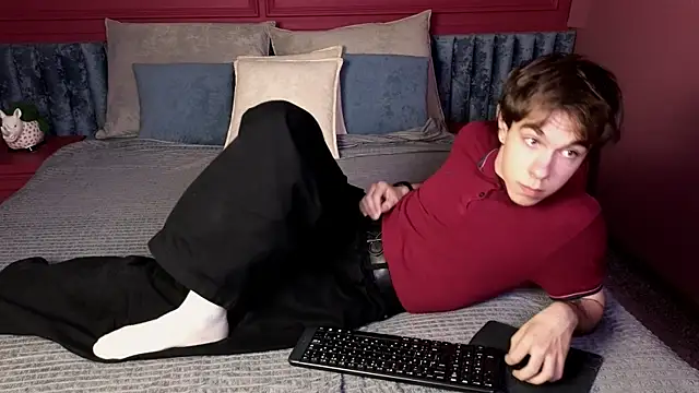 Snapshot of DaveBevy chatting on 5, 7, 2026 DaveBevy online show from 5, 7, 2026