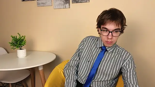 Snapshot of DaveBevy chatting on 12, 7, 2026 DaveBevy online show from 12, 7, 2026