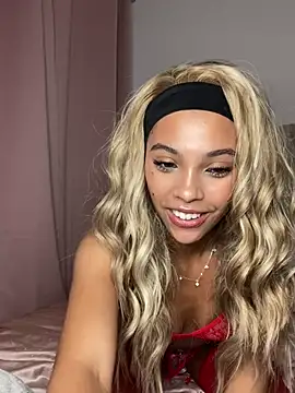 Brattybaee online show from 19, 7, 2026