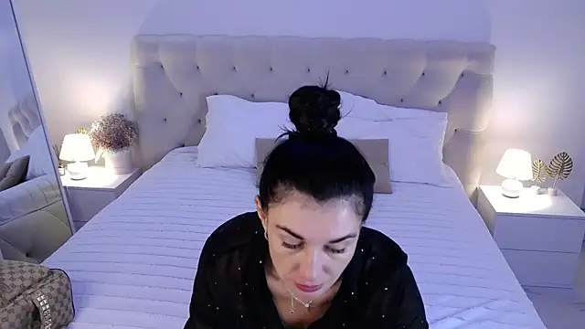 AriannaCruise online show from 9, 7, 2026