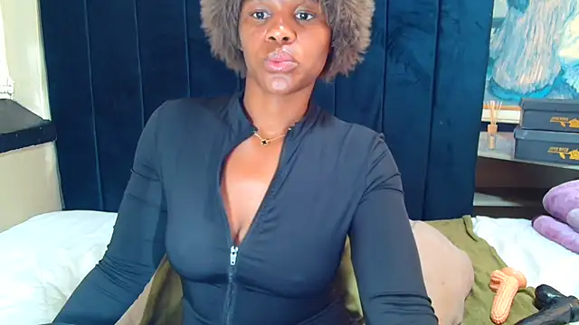Snapshot of CaramelCandyxx chatting on 3, 7, 2026 CaramelCandyxx online show from 3, 7, 2026