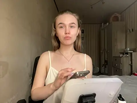 melissashineeee online show from 6, 4, 2026