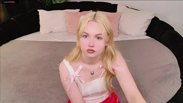 Snapshot of Lilly_Eyes chatting on 30, 5, 2026 Lilly Eyes online show from 30, 5, 2026
