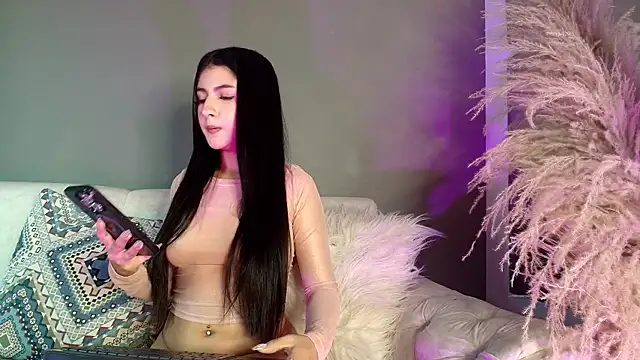 Snapshot of Zoee_8 chatting on 10, 7, 2026 Zoee 8 online show from 10, 7, 2026