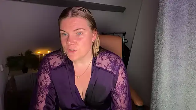 Snapshot of SexyBlondJoanna-Exclusief chatting on 20, 5, 2026 SexyBlondJoanna-Exclusief online show from 20, 5, 2026