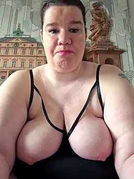 Snapshot of curvystachel42 chatting on 10, 4, 2026 curvystachel42 online show from 10, 4, 2026