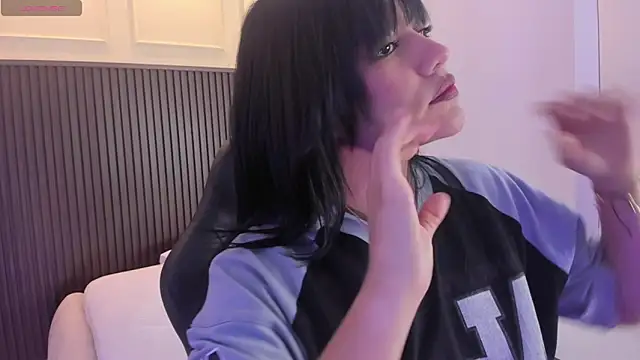 MILLYEVANS1 online show from 30, 4, 2026