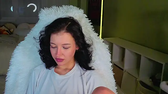 Regina Noire online show from 6, 4, 2026