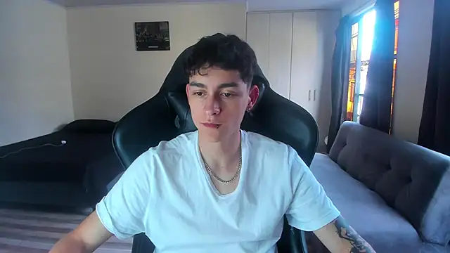 Luke Chill online show from 4, 4, 2026