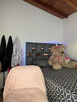 Danna 222  online show from 19, 4, 2026