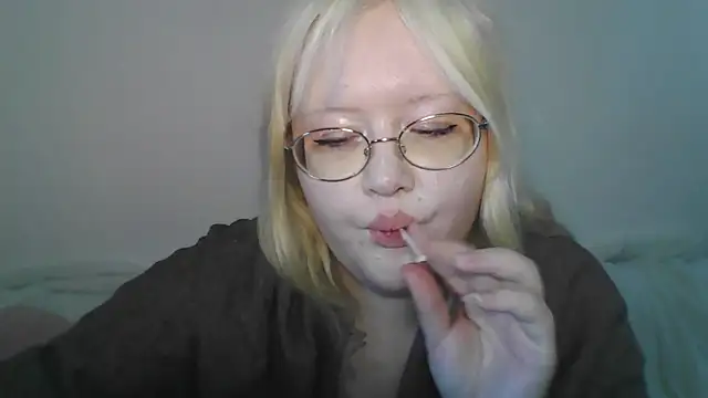 Elayne Sweet online show from 9, 4, 2026