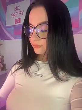 Snapshot of L0LA_XO chatting on 5, 4, 2026 L0LA XO online show from 5, 4, 2026