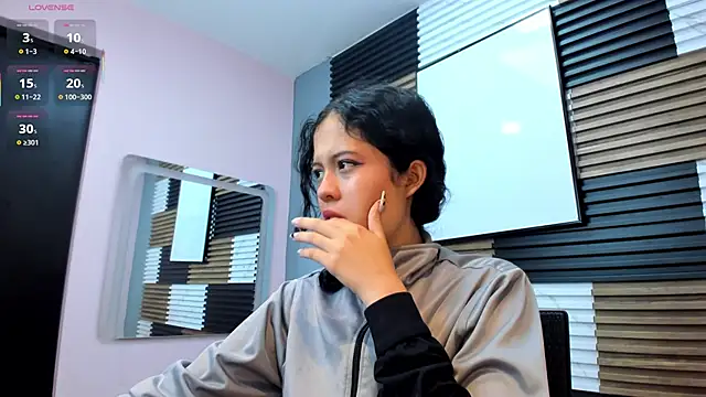 Snapshot of Kaira_luxury chatting on 28, 5, 2026 Kaira luxury online show from 28, 5, 2026