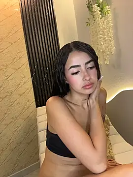 Snapshot of alannajade chatting on 1, 4, 2026 alannajade online show from 1, 4, 2026