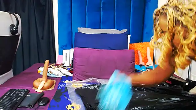 Freakyslut-39 online show from 14, 7, 2026
