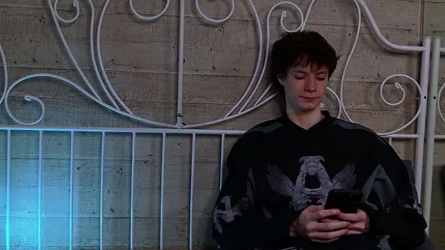 EdwardHogan online show from 2, 4, 2026