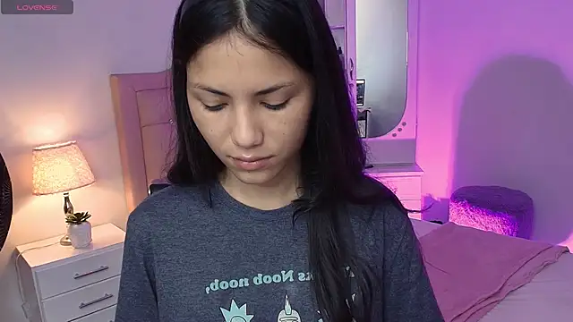 littleflame18 online show from 20, 4, 2026