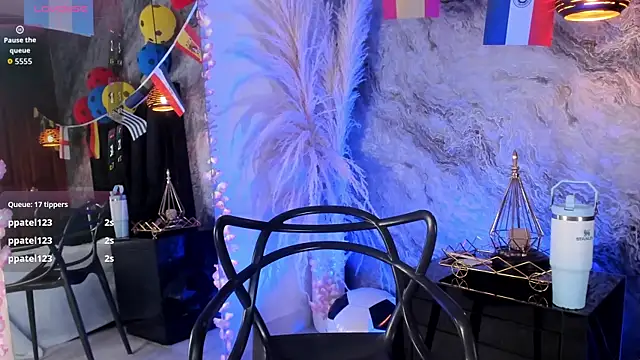 Snapshot of Kendall_Rous_ chatting on 14, 7, 2026 Kendall Rous online show from 14, 7, 2026