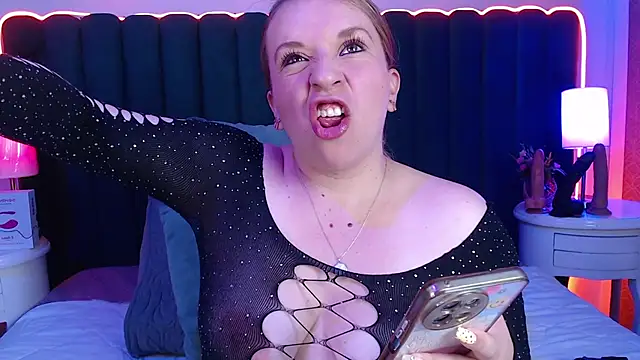Velvett Blonde online show from 23, 5, 2026