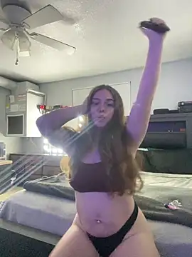 Snapshot of mariex83 chatting on 10, 4, 2026 mariex83 online show from 10, 4, 2026