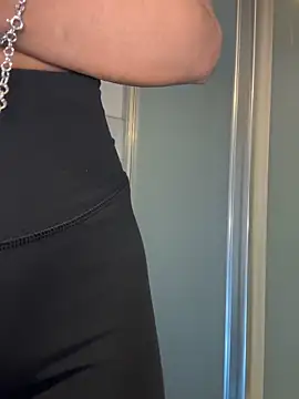 Snapshot of latinacaro- chatting on 13, 5, 2026 latinacaro- online show from 13, 5, 2026