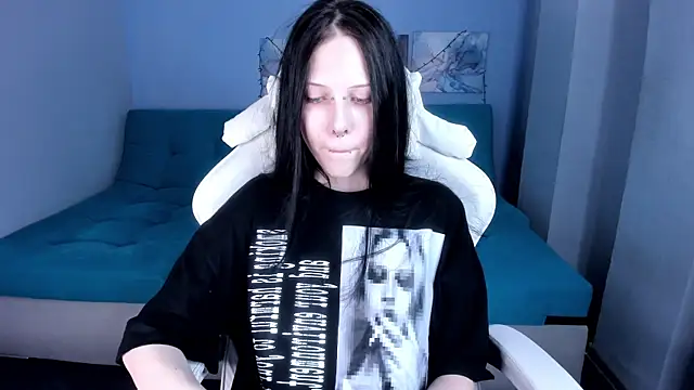 Snapshot of SugarBunny18 chatting on 15, 7, 2026 SugarBunny18 online show from 15, 7, 2026