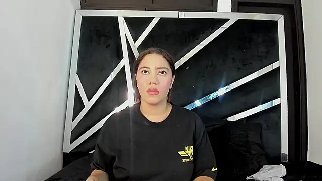 Daphne cuteht online show from 9, 4, 2026